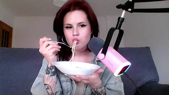 Della Ideal online show from 03.06.25