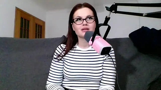 Della Ideal online show from 03.16.25