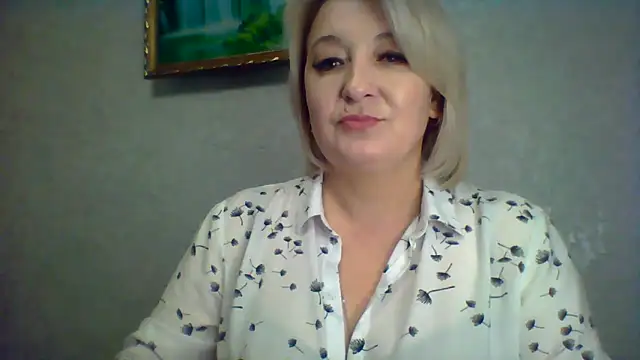 Snapshot of ArielXLoveresss chatting on 11.30.25 ArielXLoveresss online show from 11.30.25