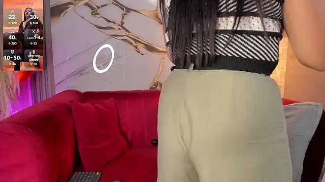 Bella williamss  online show from 11.05.25