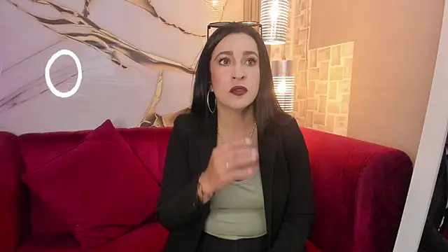 Bella williamss  online show from 11.10.25