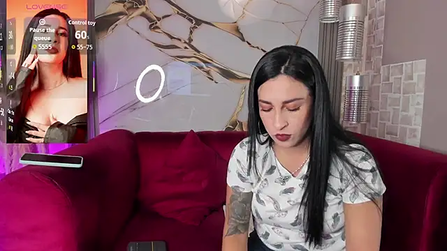 Bella williamss  online show from 11.19.25