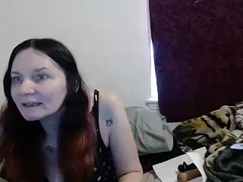 Hotmodel1984 online show from 12.17.24