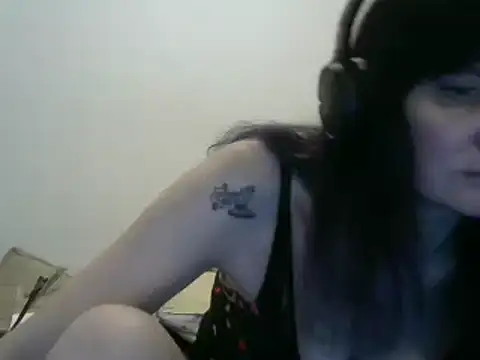 Hotmodel1984 online show from 02.13.26