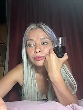 Snapshot of WhiteSnow09 chatting on 02.24.25 WhiteSnow09 online show from 02.24.25