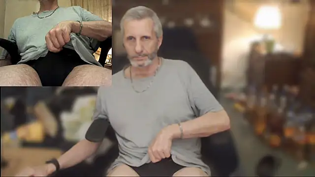 Snapshot of maxdaddy690 chatting on 06.24.26 maxdaddy690 online show from 06.24.26