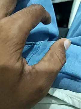 Snapshot of bbclip chatting on 09.30.25 bbclip online show from 09.30.25