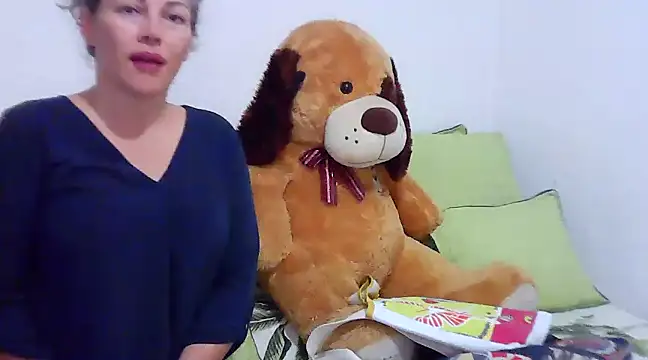 Victoria Lover online show from 02.26.25