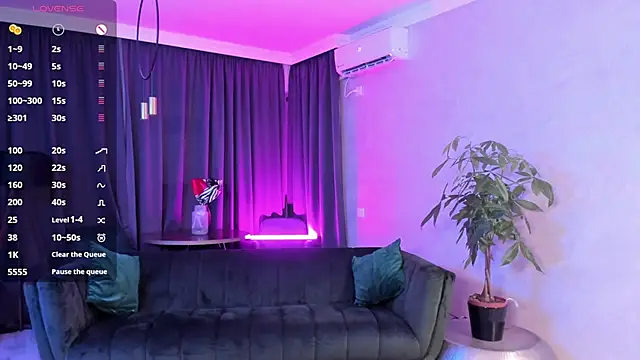 Snapshot of CutiePie69__ chatting on 09.15.25 CutiePie69 online show from 09.15.25