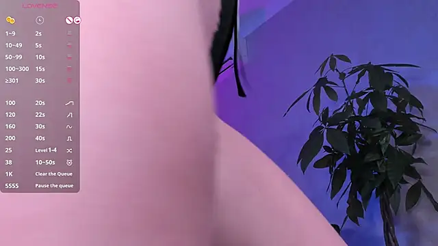 Snapshot of CutiePie69__ chatting on 09.25.25 CutiePie69 online show from 09.25.25