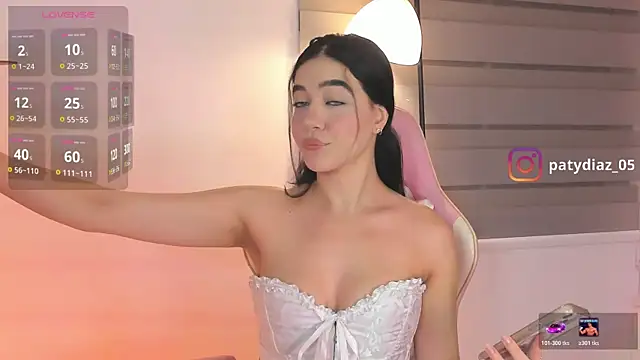 Snapshot of MiiaParker6972 chatting on 05.18.26 MiiaParker6972 online show from 05.18.26