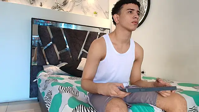 KING OFF BOYS online show from 11.22.25