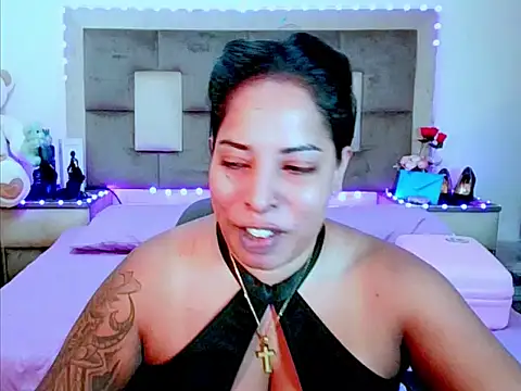 Snapshot of indiantopaz694u chatting on 05.29.26 indiantopaz694u online show from 05.29.26