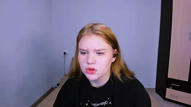 LaseyMoon online show from 11.27.25