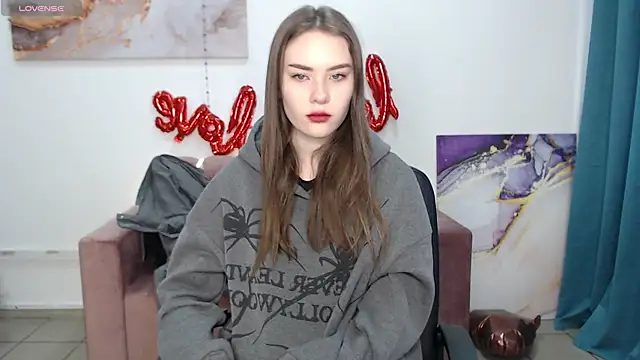 Snapshot of ElenaOconar chatting on 02.25.25 ElenaOconar online show from 02.25.25