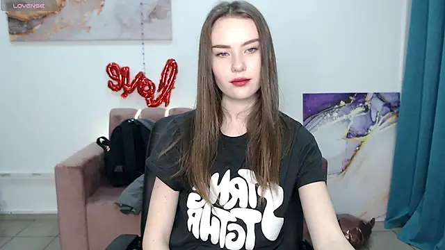 Snapshot of ElenaOconar chatting on 02.25.25 ElenaOconar online show from 02.25.25