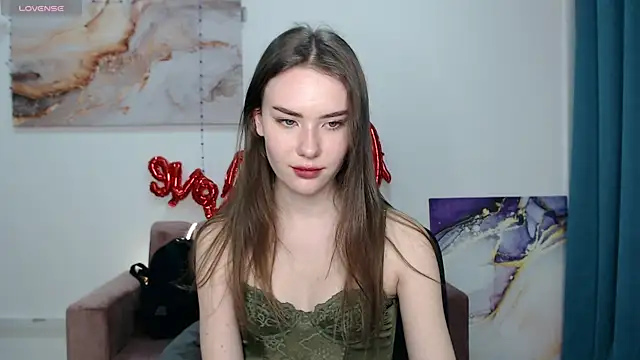 Snapshot of ElenaOconar chatting on 02.25.25 ElenaOconar online show from 02.25.25