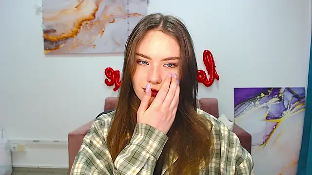 Snapshot of ElenaOconar chatting on 03.17.25 ElenaOconar online show from 03.17.25