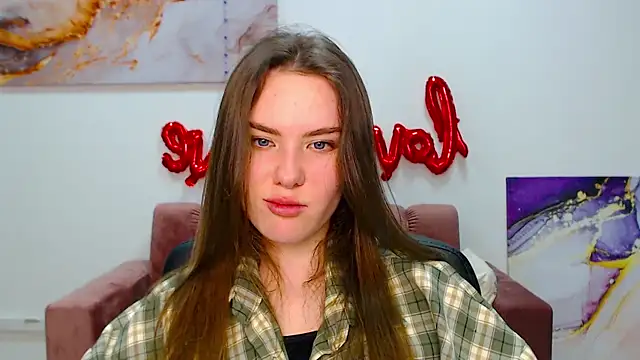 Snapshot of ElenaOconar chatting on 03.18.25 ElenaOconar online show from 03.18.25