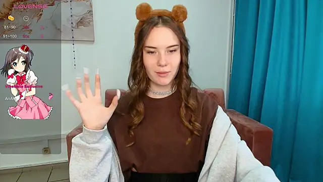 Snapshot of ElenaOconar chatting on 09.17.25 ElenaOconar online show from 09.17.25
