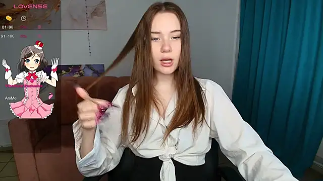 Snapshot of ElenaOconar chatting on 09.30.25 ElenaOconar online show from 09.30.25