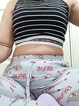 Snapshot of Sehrazat34 chatting on 11.30.25 Sehrazat34 online show from 11.30.25