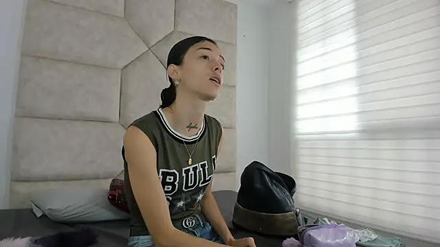 Vaiolett Smith online show from 09.27.25