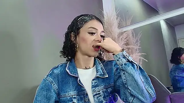 Vaiolett Smith online show from 03.26.26