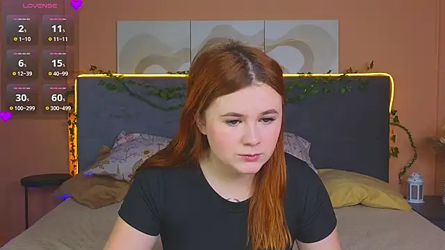 Snapshot of Eva_Starlight chatting on 11.26.25 Eva Starlight online show from 11.26.25