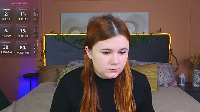 Snapshot of Eva_Starlight chatting on 12.04.25 Eva Starlight online show from 12.04.25