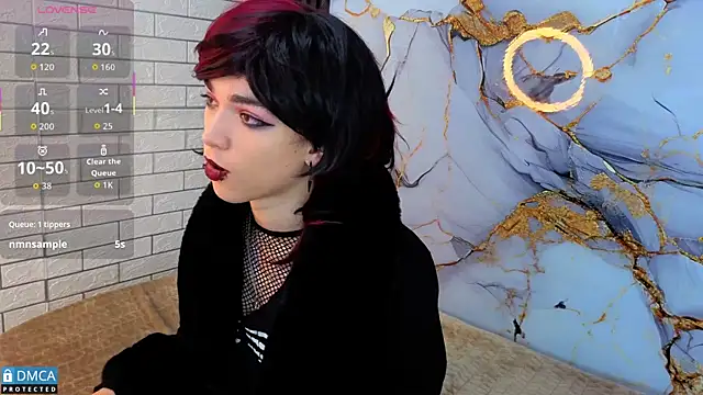 MaeveKuro online show from 11.19.25