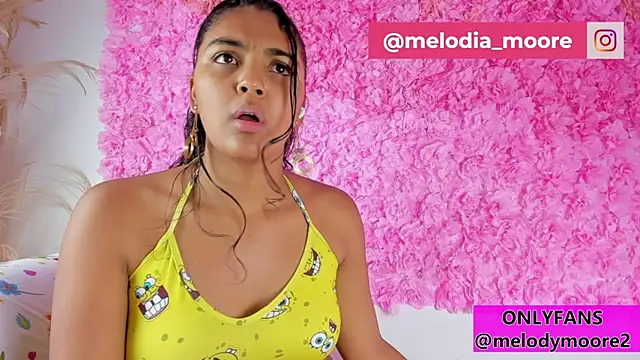 Snapshot of Melodymoore_ chatting on 10.12.25 Melodymoore online show from 10.12.25