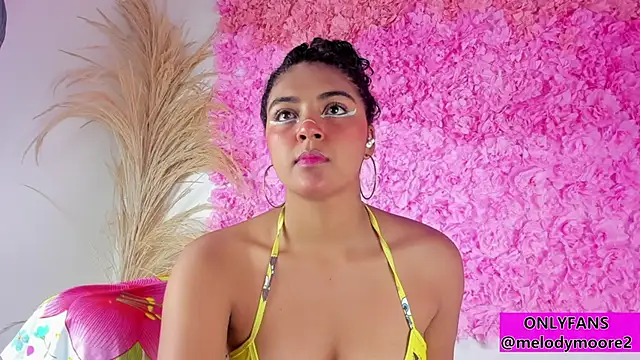 Snapshot of Melodymoore_ chatting on 11.03.25 Melodymoore online show from 11.03.25