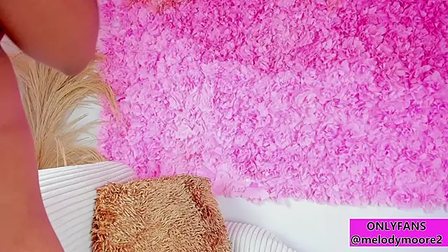 Snapshot of Melodymoore_ chatting on 11.13.25 Melodymoore online show from 11.13.25