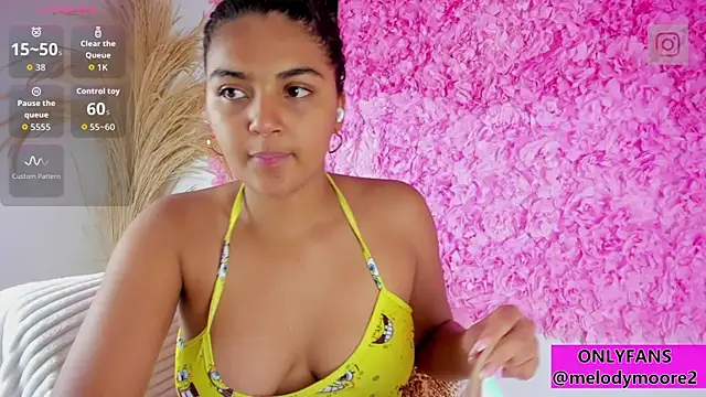 Snapshot of Melodymoore_ chatting on 11.15.25 Melodymoore online show from 11.15.25