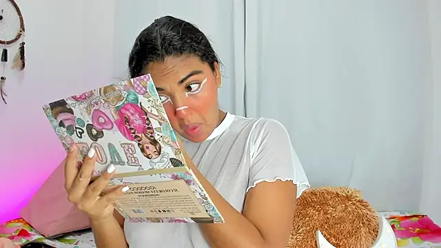 Melodymoore  online show from 04.28.26