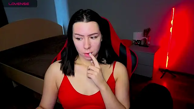 Snapshot of meganluss chatting on 05.21.26 meganluss online show from 05.21.26