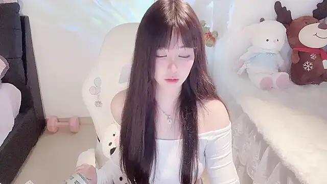 Snapshot of Milla-z chatting on 09.10.25 Milla-z online show from 09.10.25