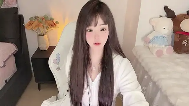 Snapshot of Milla-z chatting on 09.27.25 Milla-z online show from 09.27.25