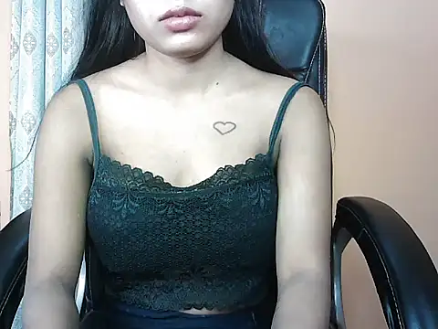 Snapshot of Mahi_DarlingS chatting on 03.11.25 Mahi DarlingS online show from 03.11.25