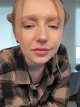 EvaBrooklyn online show from 03.04.25