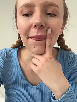 EvaBrooklyn online show from 03.07.25