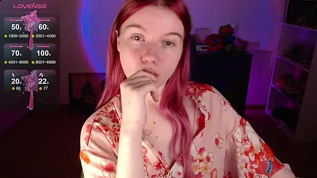 Strawberry juli online show from 11.02.25