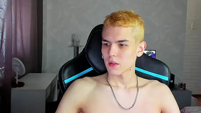 TravisRevas online show from 03.08.25