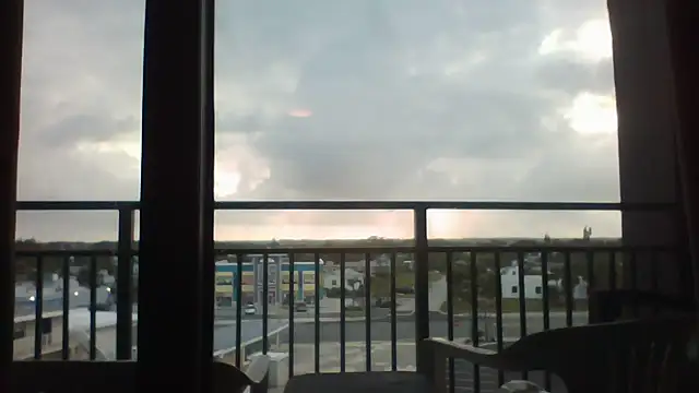 Snapshot of JerseyGem chatting on 10.06.25 JerseyGem online show from 10.06.25