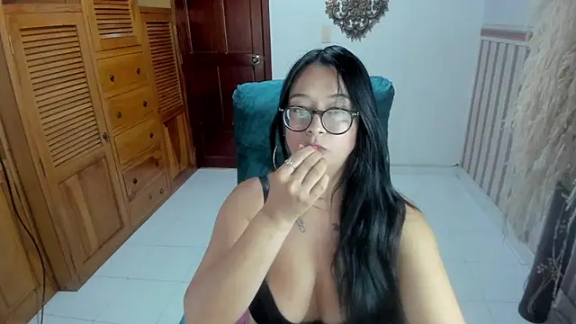 AnnaPerez  online show from 01.17.26