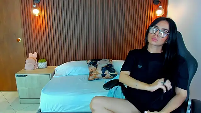 Snapshot of zakia23_ chatting on 03.11.25 zakia23 online show from 03.11.25