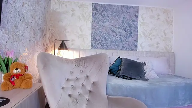 Liannaa  online show from 11.07.25