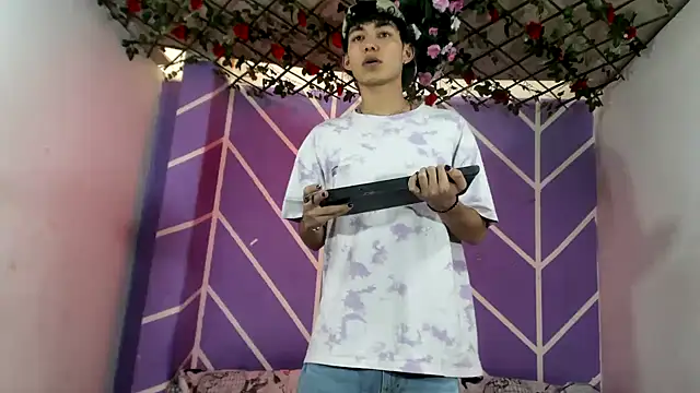 Maxxi hot23 online show from 09.21.25