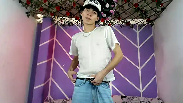 Maxxi hot23 online show from 09.25.25